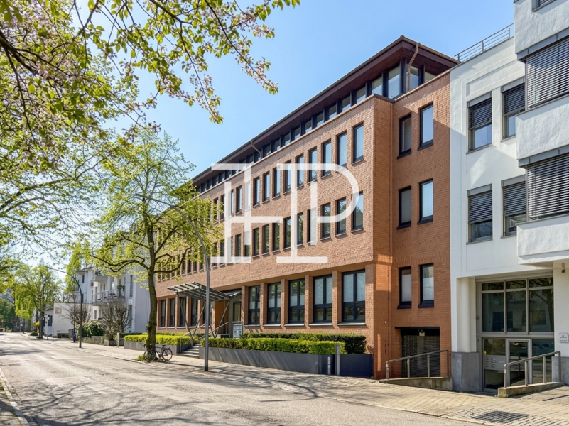 Rotklinkerfassade im Sonnenlicht