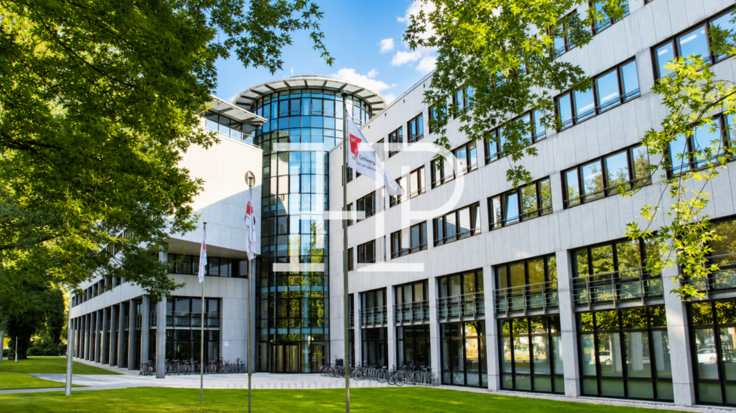 Hauptansicht vom Mittelweg