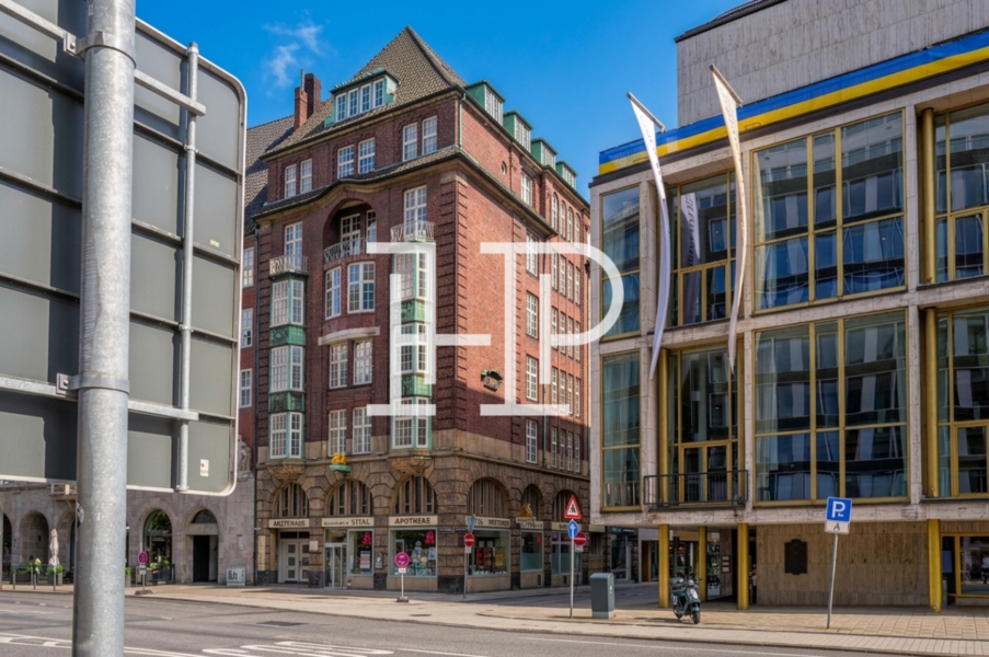 Schwanapotheke und die Hamburgische Staatsoper