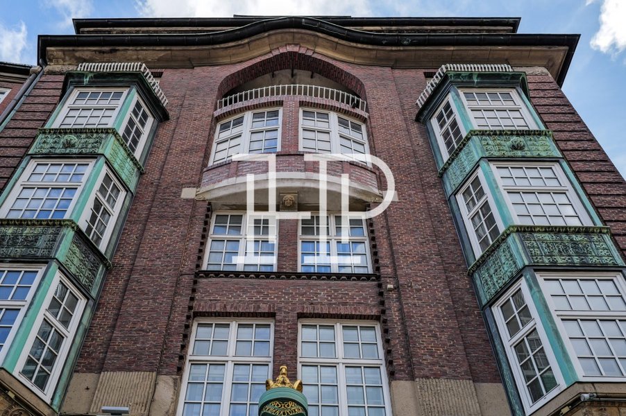 Umgebung Schwanapotheke - Blick nach oben