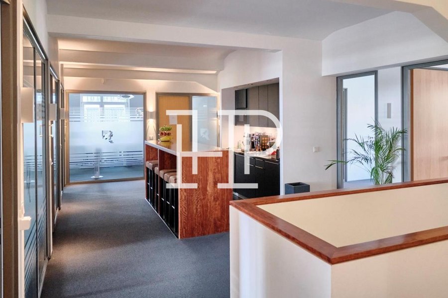 Büro 1