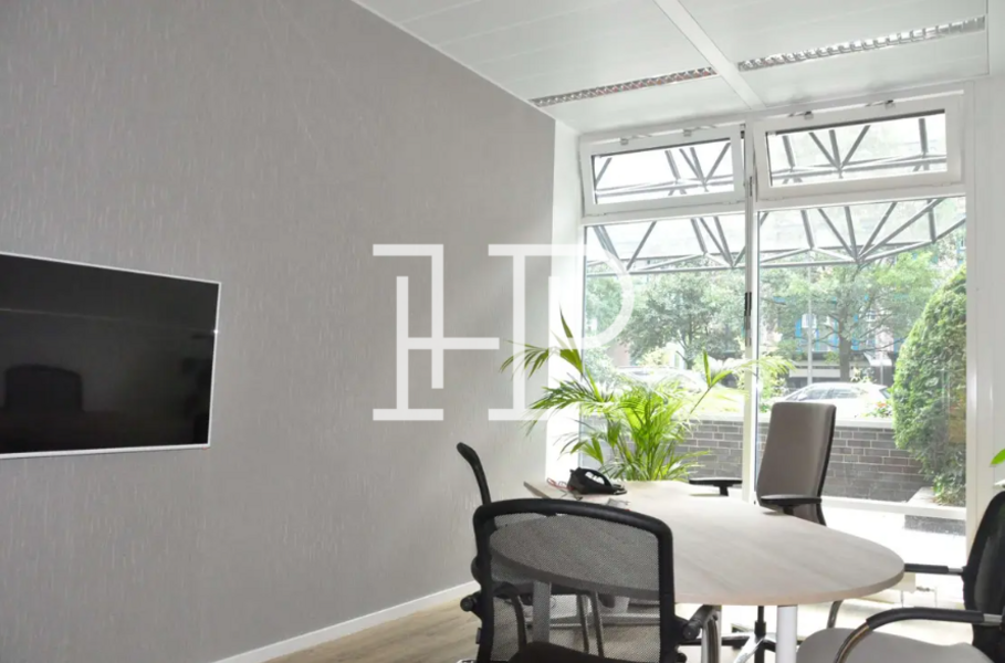 Helles Büro