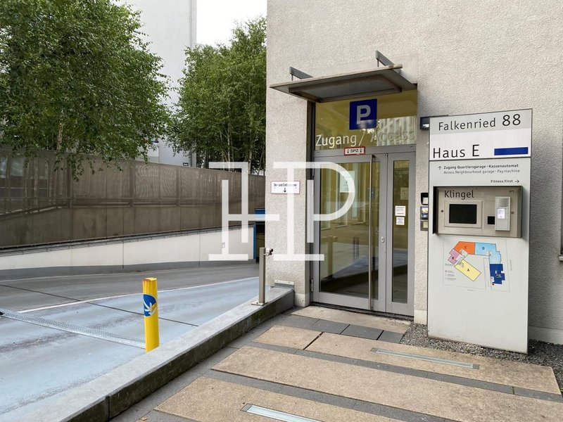 Tiefgaragenzufahrt